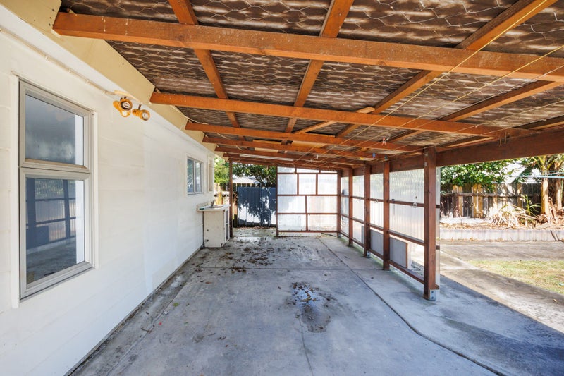 14 Hillcrest Drive, Kelvin Grove, Palmerston North - Carousel 19