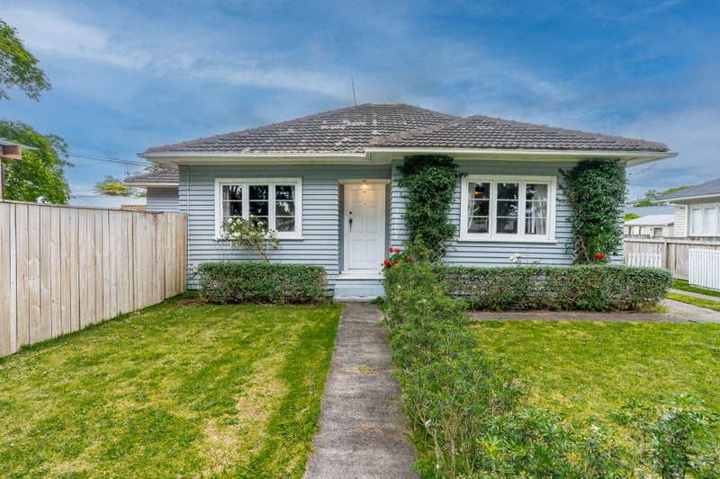 12 Tui Avenue, Forest Lake, Hamilton - Carousel 2