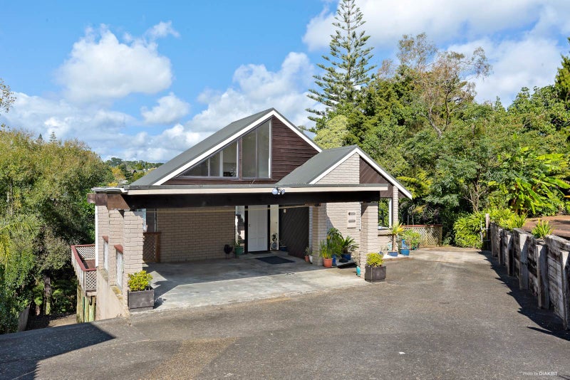 11 Tanglewood Place, Cockle Bay, Auckland - Carousel 1