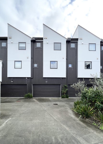 217 Hobsonville Point Road, Hobsonville, Auckland - Carousel 1