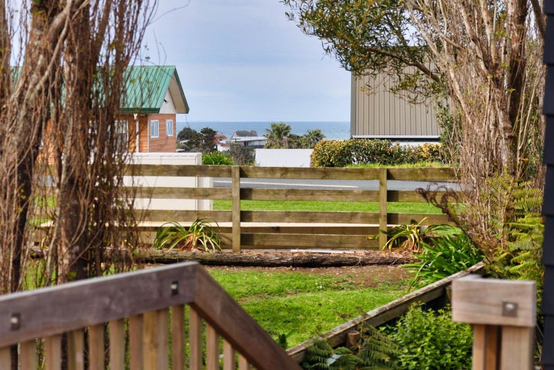 1 Cullen Street, Mangawhai Heads, Mangawhai - Carousel 30