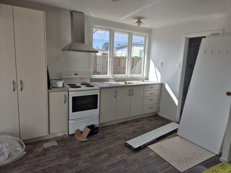 14 Lovelock Place, Chartwell, Hamilton - Carousel 2