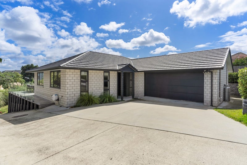 1A Kingsford Place, Otara, Auckland - Carousel 1