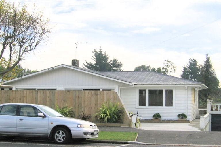 200 Sandwich Road, St Andrews, Hamilton - Carousel 1