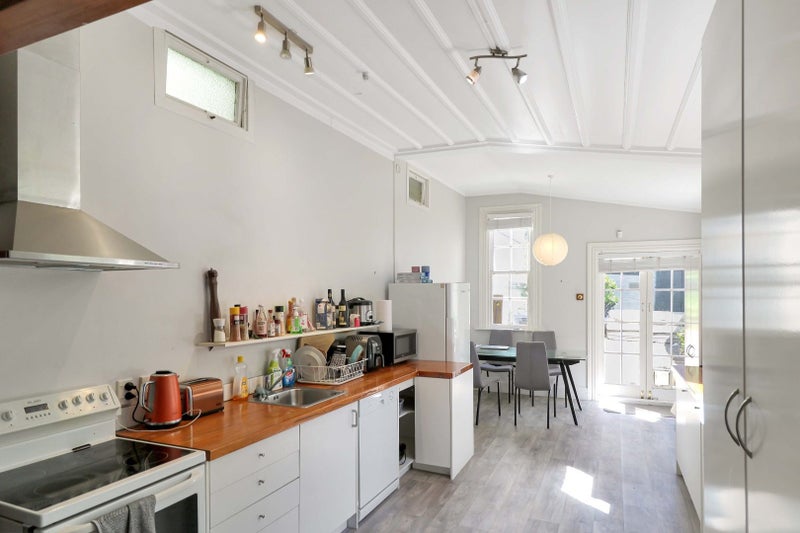 14 Elizabeth Street, Mount Victoria, Wellington - Carousel 1