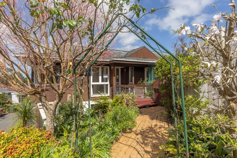 11 Rendcomb Place, Hillsborough, Auckland - Carousel 2