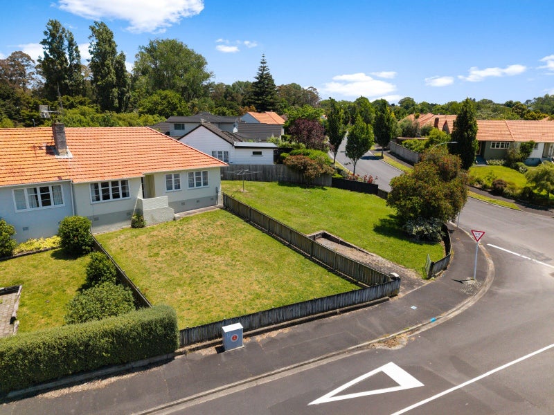 45 Plunket Terrace, Hamilton East, Hamilton - Carousel 20