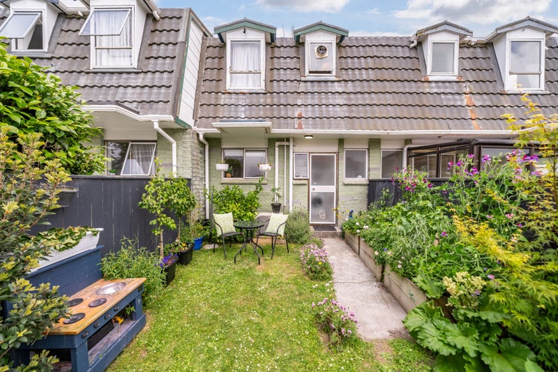 7/2 Ararino Street, Trentham, Upper Hutt - Carousel 2