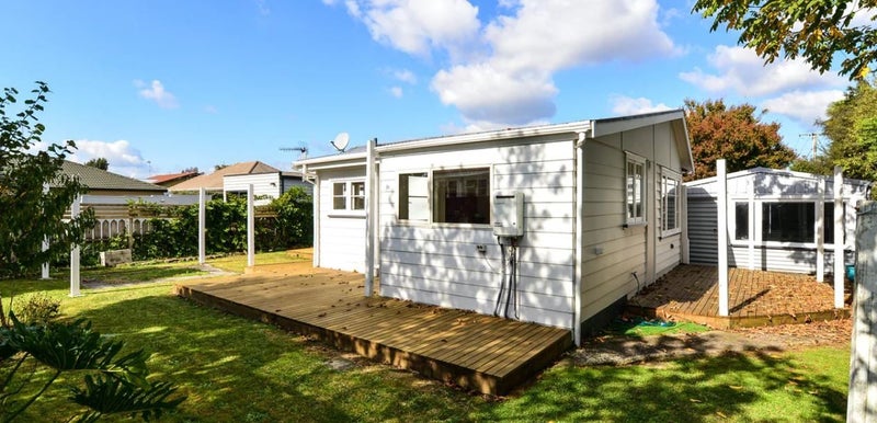 9 Bettina Road, Fairfield, Hamilton - Carousel 2