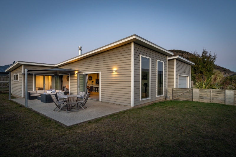 120 Rob Roy Lane, Wanaka - Carousel 1