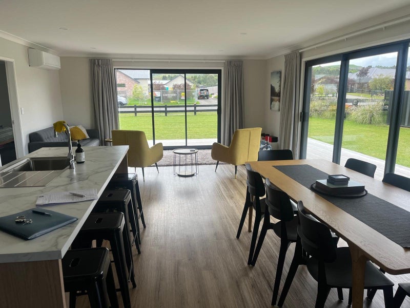 4 Larches Lane - Carousel 2