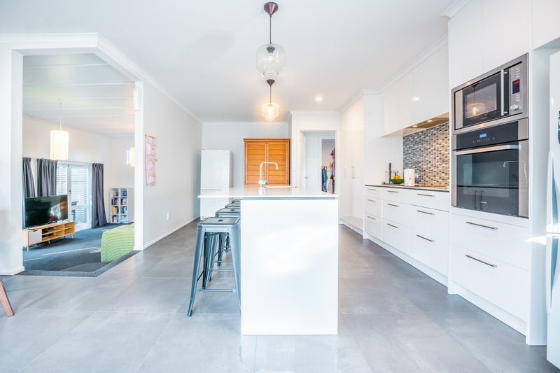 4A Rata Road, Stanmore Bay, Whangaparaoa - Carousel 1