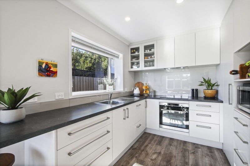 2/12 Giles Place, Shirley, Christchurch - Carousel 2