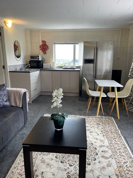 1/1004 East Coast Road, Northcross, Auckland - Carousel 2