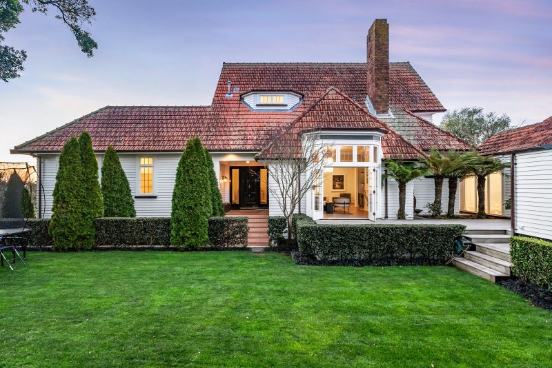 72 Marine Parade, Herne Bay, Auckland - Carousel 1