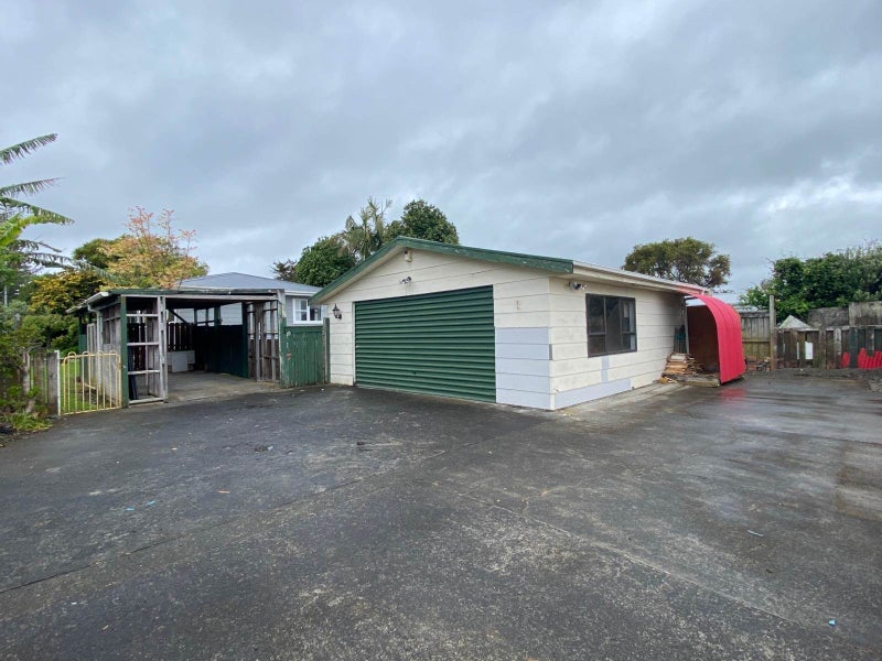 3 Estuary Road, Weymouth, Auckland - Carousel 17