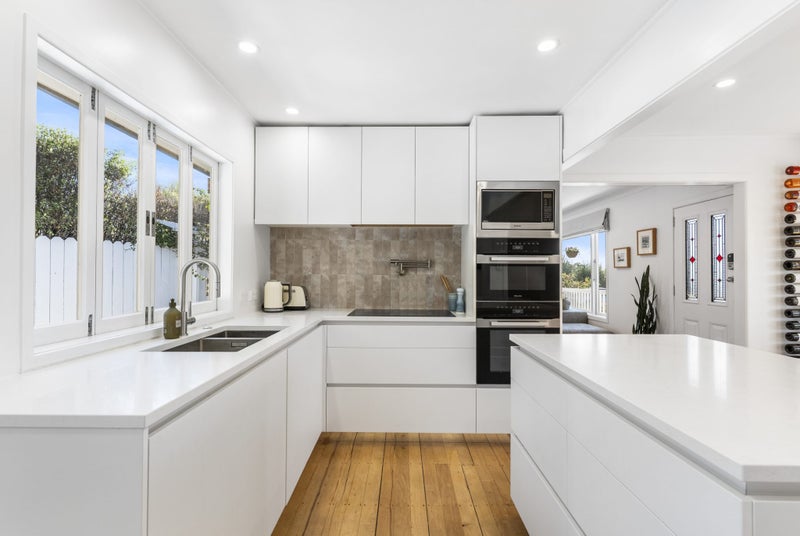 1 Felstead Street, Birkenhead, Auckland - Carousel 2