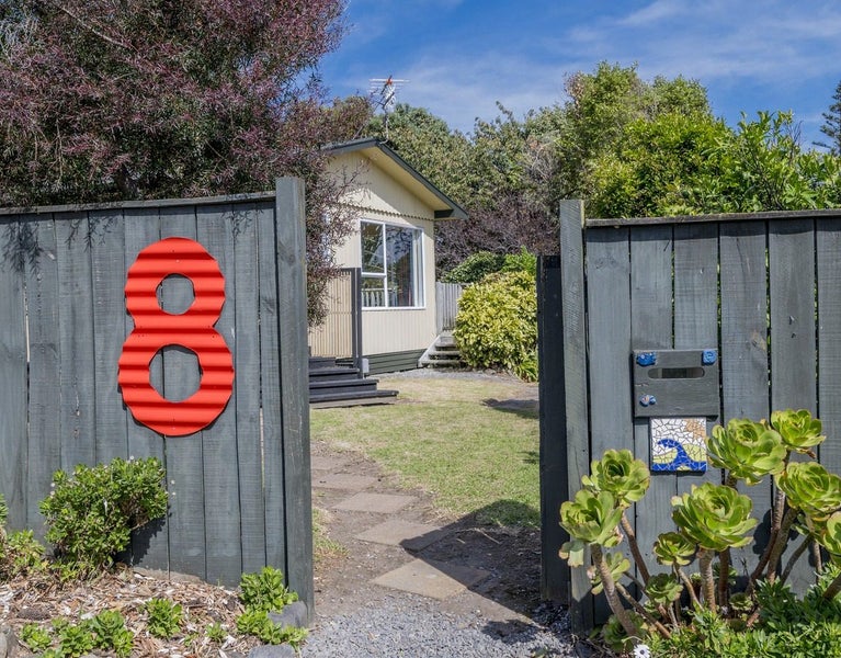 8 Campion Road, Waikanae Beach, Waikanae - Carousel 2