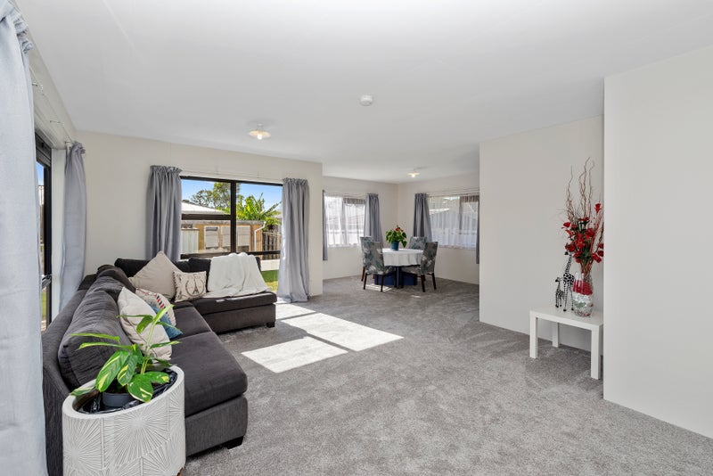 1/22 Brains Road, Kelston, Auckland - Carousel 1