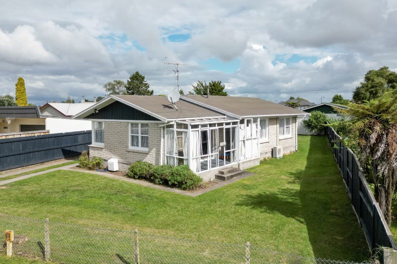 53 Collins Road, Melville, Hamilton - Carousel 1