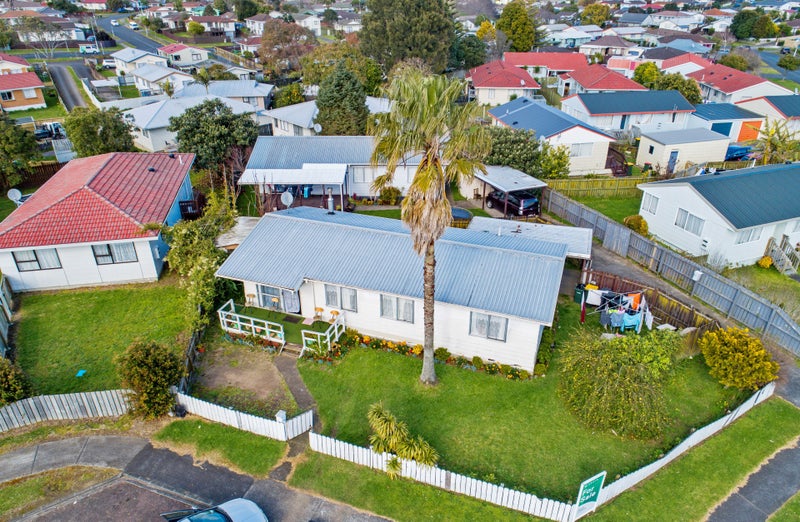 1/5 Hatherley Place, Clendon Park, Auckland - Carousel 1