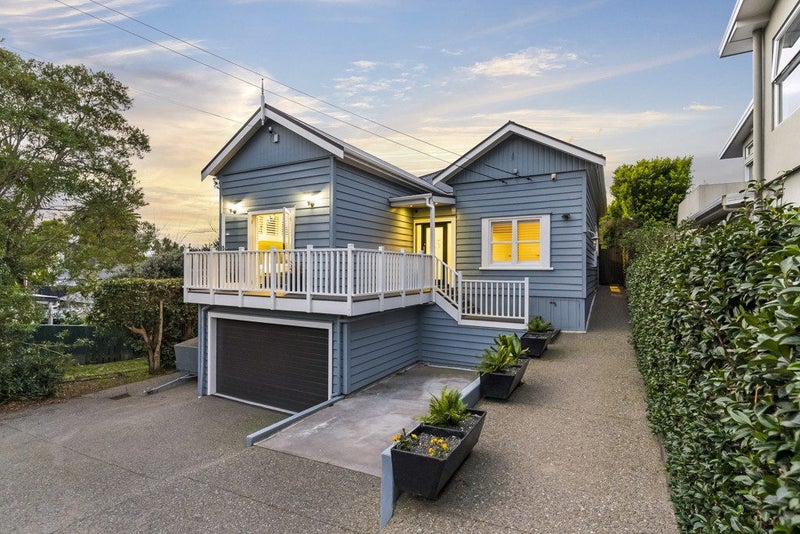 35 Springfield Road, Morningside, Auckland - Carousel 1