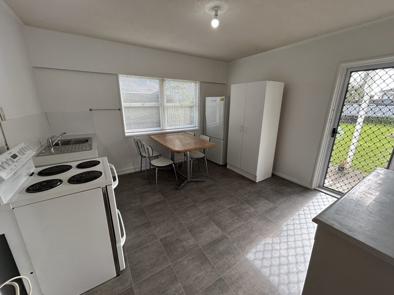 220 Te Atatu Road, Te Atatu South, Auckland - Carousel 2