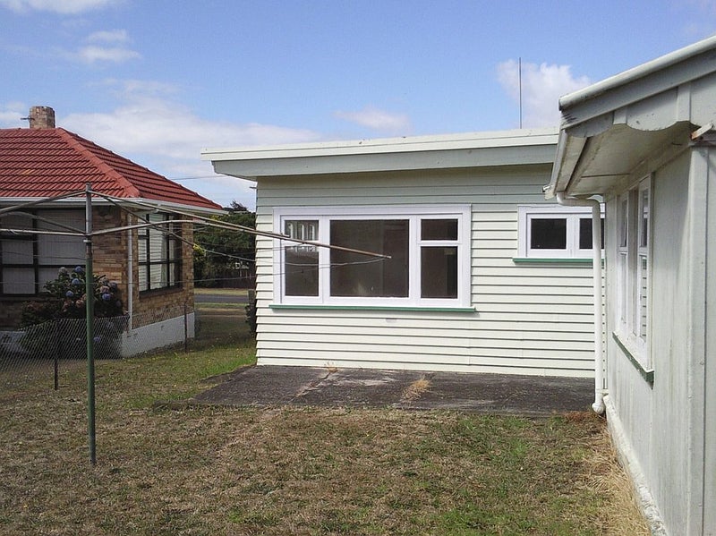 28 Harapaki Road, Meadowbank, Auckland - Carousel 7