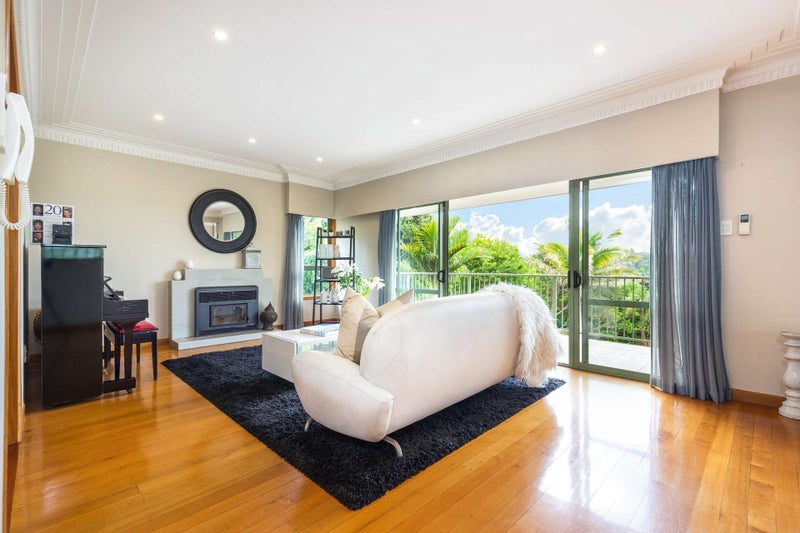 30 Carlton Street, Hillsborough, Auckland - Carousel 1