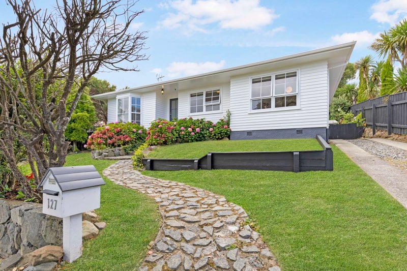 127 Conclusion Street, Ascot Park, Porirua - Carousel 2