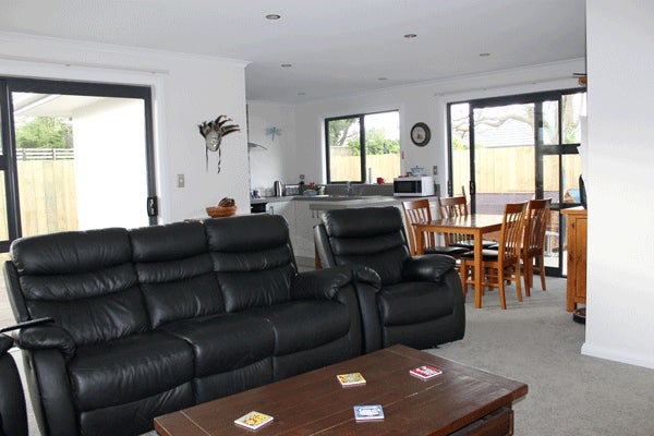 29 Manson Street, Terrace End, Palmerston North - Carousel 2