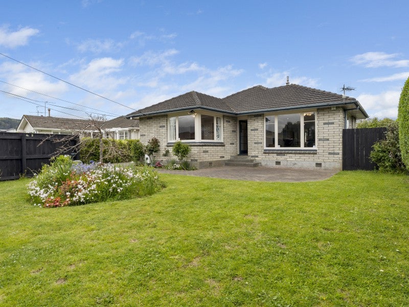 15 Hildreth Street, Trentham, Upper Hutt - Carousel 1