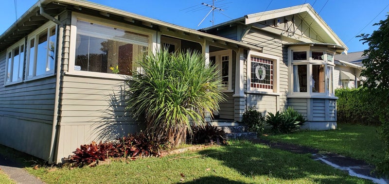 12 Highland Road, Mount Albert, Auckland - Carousel 1