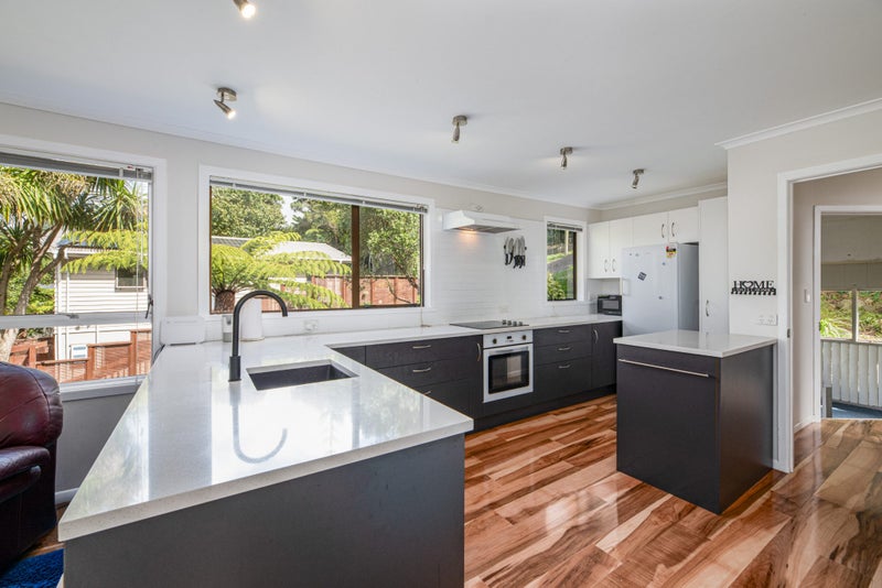 32 Foster Avenue, Huia, Auckland - Carousel 1