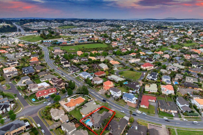 25 Hugh Green Drive, Pinehill, Auckland - Carousel 37