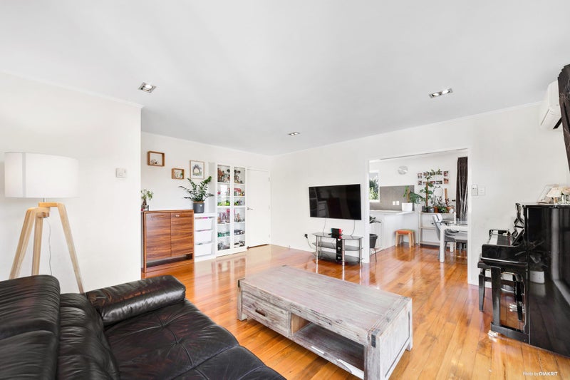 1/49 Juniper Road, Sunnynook, Auckland - Carousel 2