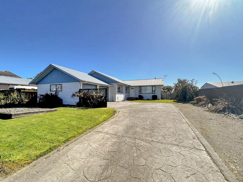 65 Benmore Avenue, Cloverlea, Palmerston North - Carousel 1