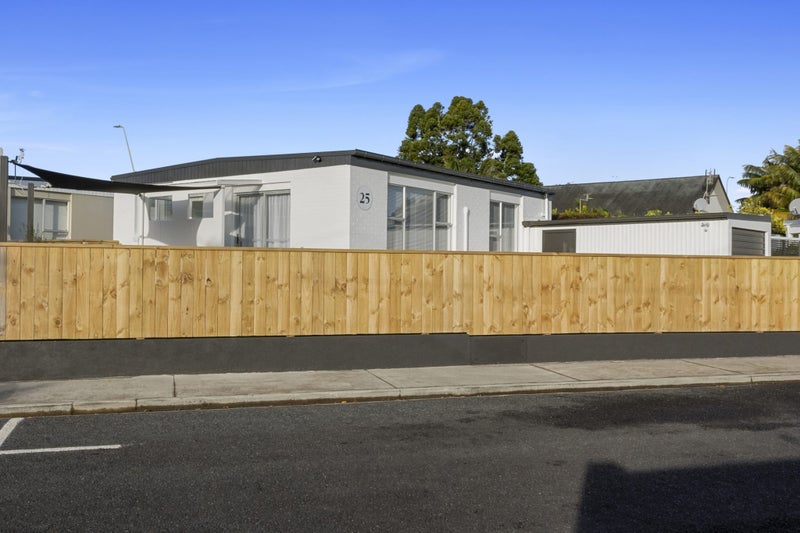 2/25 Baring Terrace, Strandon, New Plymouth - Carousel 12