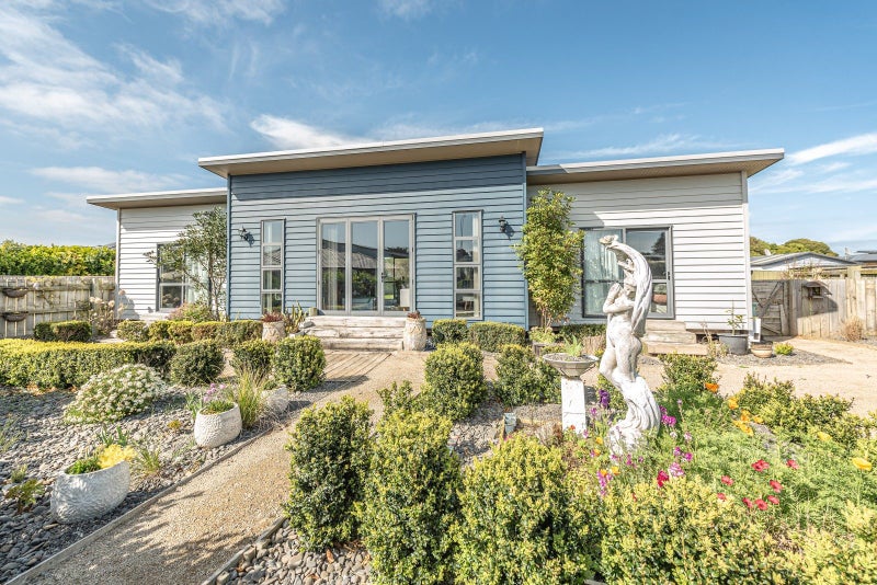 14 Golf Vue Place, Castlecliff, Whanganui - Carousel 2