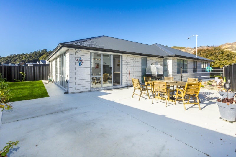 1 Mawai Hakona Drive, Wallaceville, Upper Hutt - Carousel 2