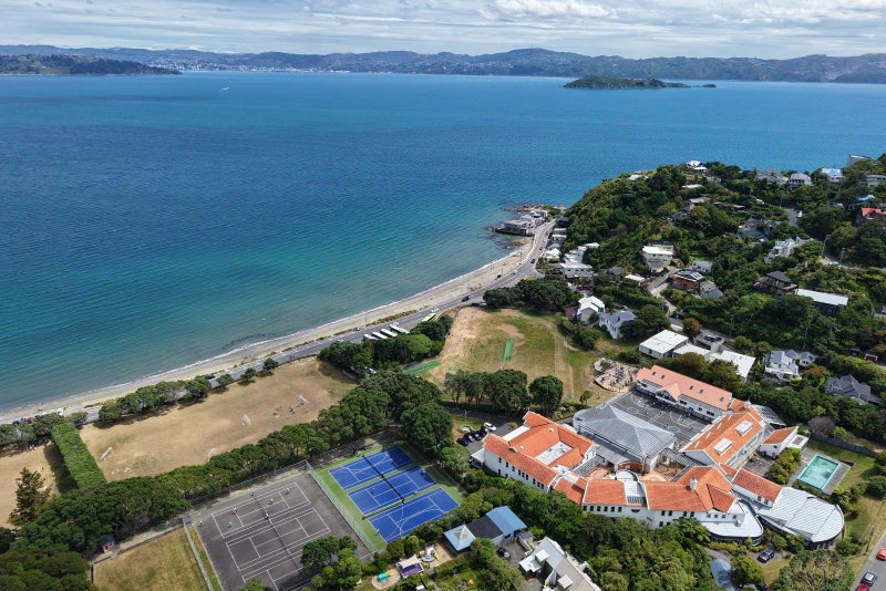 8 Korimako Road, Days Bay, Lower Hutt - Carousel 26