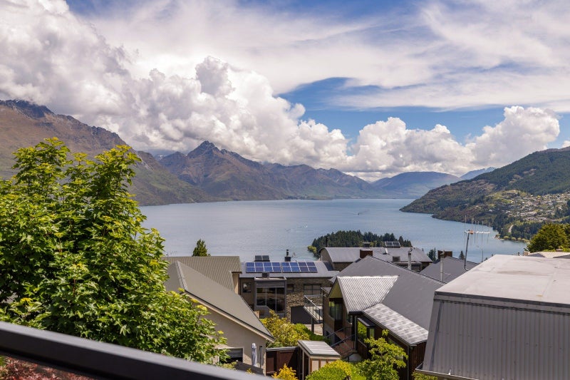 12B Windsor Place, Queenstown, Queenstown - Carousel 2