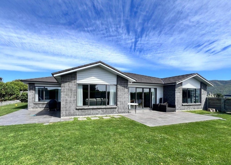 71 John Burke Drive, Aotea, Porirua - Carousel 2