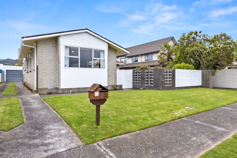 61 Orr Crescent, Hutt Central, Lower Hutt - Carousel 1