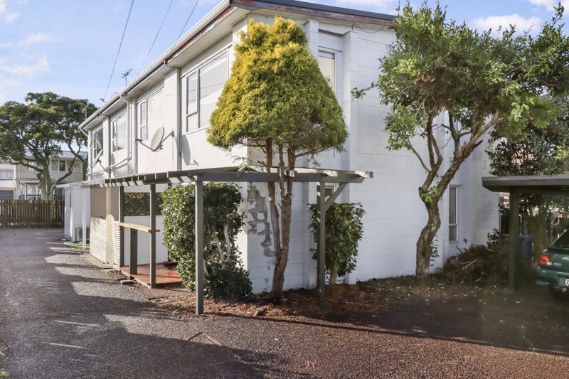 3/8 Lorraine Avenue, Owairaka, Auckland - Carousel 1