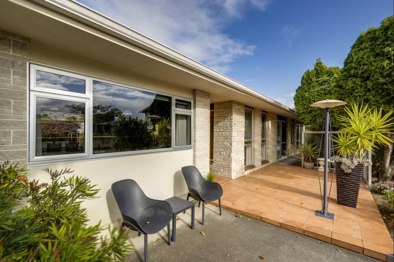 520 Lyndhurst Road, Frimley, Hastings - Carousel 1