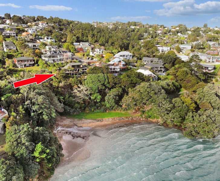 7 Poaka Place, Beach Haven, Auckland - Carousel 1