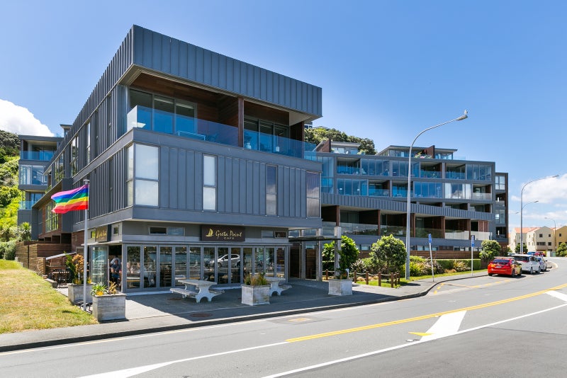 S207/326 Evans Bay Parade, Hataitai, Wellington - Carousel 1