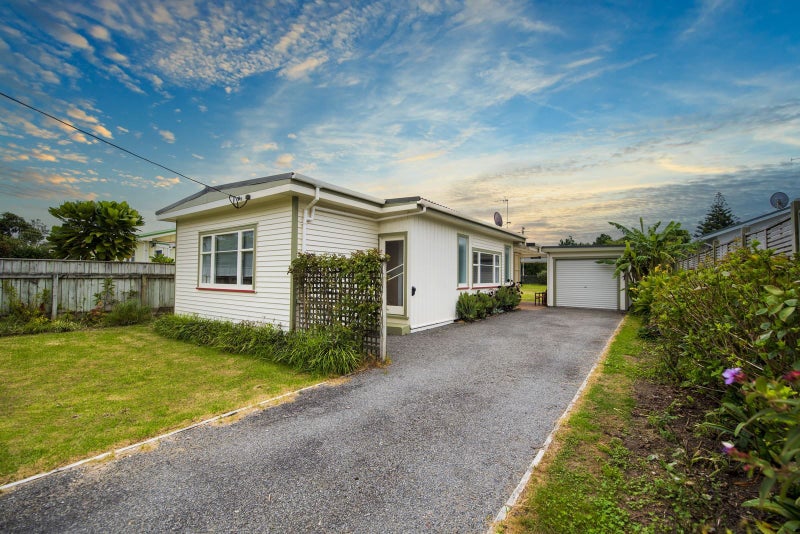 15 The Avenue, Otaki Beach, Otaki - Carousel 1