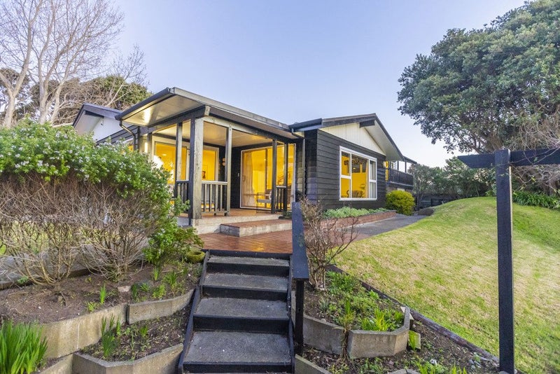 21 Donovan Road, Paraparaumu Beach, Paraparaumu - Carousel 1